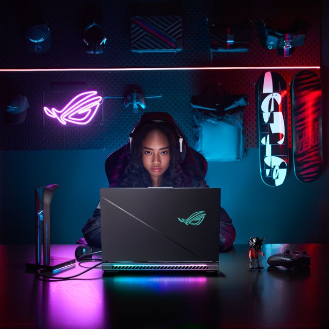 A Gamer Focuses on Her Game With Powerful Strix Scar 18 Laptop